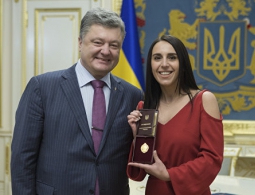 Порошенко просят лишить Джамалу звания "Народная артистка Украины"