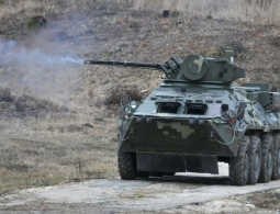 На границе с Крымом заметили украинские танки