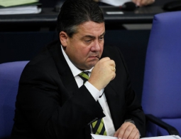 Киев возмутило предложение вице-канцлера ФРГ снять санкции с России