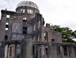 Политологи оценили риски, которые ждут Обаму во время визита в Хиросиму