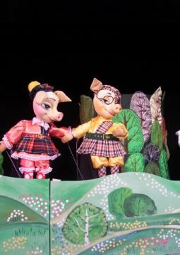 ТРИ ПОРОСЕНКА