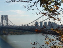 В реку Гудзон в Нью-Йорке упал малый самолет