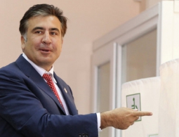 Саакашвили рассказал, как его "обижали" в армии русские офицеры