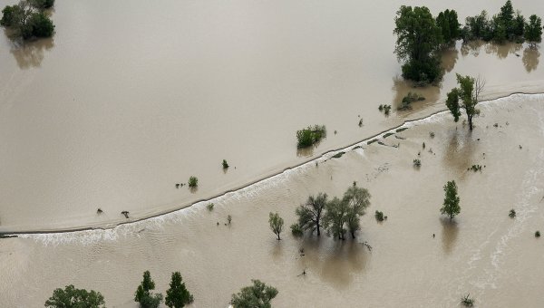 В результате паводка на юге Китая пять рафтеров погибли
