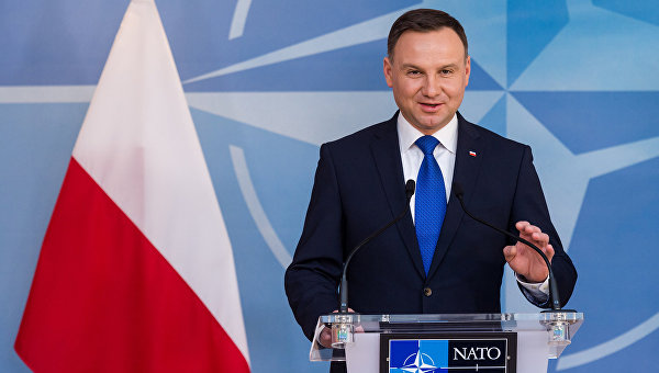 Президент Польши обсудит санкции в отношении РФ в ходе визита в Германию