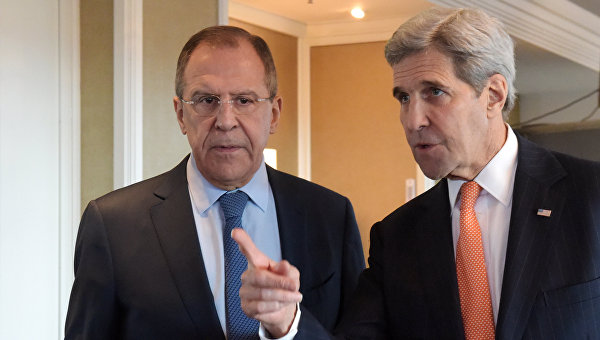 Лавров и Керри обсудили по телефону Украину и двусторонние отношения