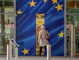 ЕК совместно с ведущими IT-компаниями приняла кодекс поведения в сети