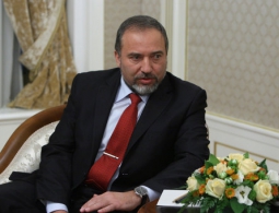 Либерман вступил в должность министра обороны Израиля