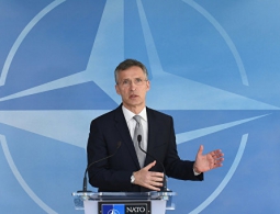 Столтенберг: НАТО выступает за диалог в отношениях с Россией