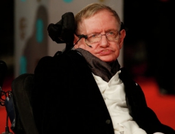 Физик Стивен Хокинг озадачен популярностью Трампа