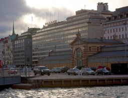 Главы МИД Ирана и Финляндии обсудили в Хельсинки расширение сотрудничества