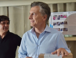 Президент Аргентины пообещал вернуть на родину с Багамов $1,3 миллиона