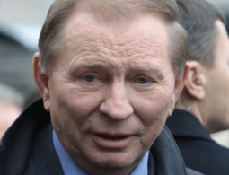 Кучма прибыл в Минск на переговоры