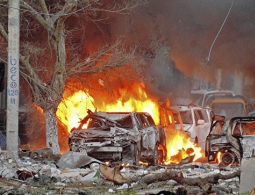 СМИ: число жертв взрыва и стрельбы в Могадишо увеличилось до 15