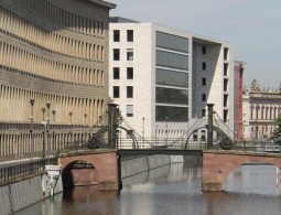 Посол Украины потребовал от МИД ФРГ осудить визит немецкого депутата в Крым