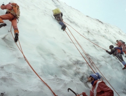 На леднике в грузинском районе Казбеги погиб украинский турист
