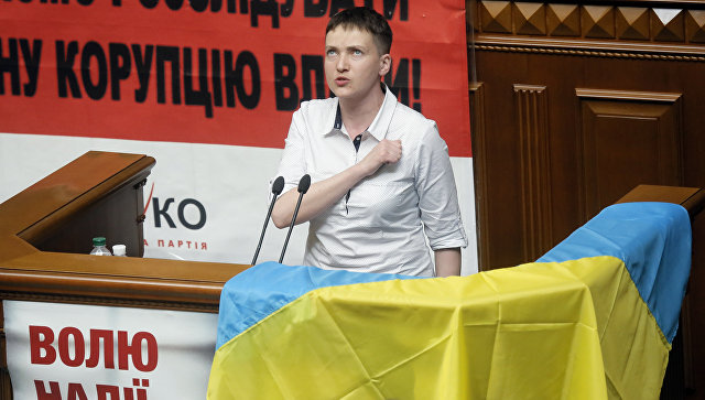 Азаров о политической карьере Савченко: на арену вышел новый клоун
