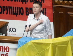 Азаров о политической карьере Савченко: на арену вышел новый клоун