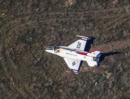 Пилотажная группа Thunderbirds ВВС США отменила авиашоу после крушения аса