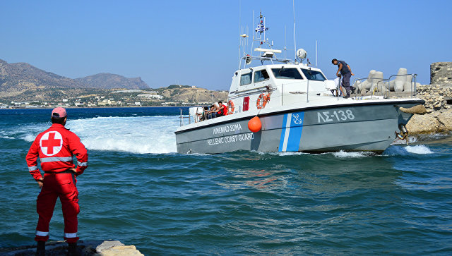СМИ: в море недалеко от Крита терпят бедствие несколько сотен мигрантов