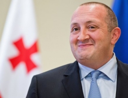 Президент Грузии назначил выборы в парламент на 8 октября