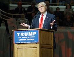 Трамп пригрозил Хиллари Клинтон тюрьмой