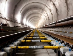 В Швейцарии открылся самый длинный и самый глубокий тоннель в мире