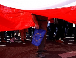 В Варшаве около 50 тысяч человек участвуют в марше "Все для свободы"