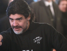 Футболист Марадона извинился перед Венесуэлой за действия властей Аргентины