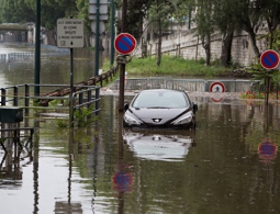 На севере Франции объявили "оранжевый" уровень угрозы