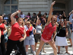 В США из-за странного поведения госпитализировали актера Ричарда Симмонса