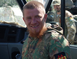 СМИ сообщили о серьезном ранении донецкого ополченца Моторолы