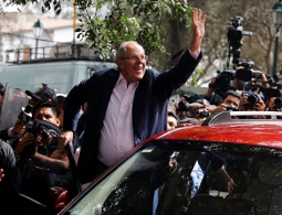 Кучински лидирует на выборах президента Перу после подсчета 50% голосов