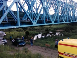 На железной дороге в Брянске подростка ударило током