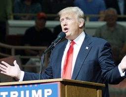 СМИ: Клинтон и Трамп уверенно победили на первичных выборах в США