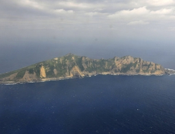 Япония озадачена появлением кораблей КНР и РФ у спорных островов Сэнкаку