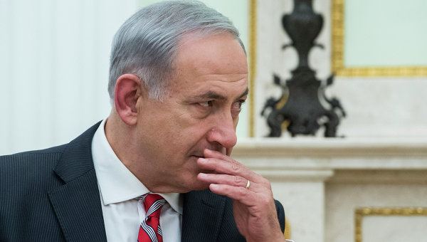 Премьер Израиля посетил место теракта в Тель-Авиве