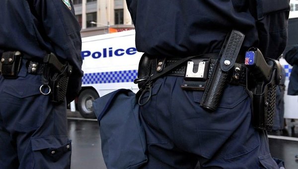 СМИ: в Сиднее полиция ранила мужчину, напавшего с ножом на трех человек