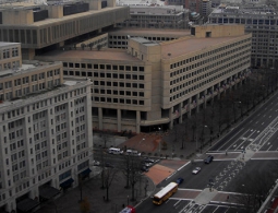 СМИ: ФБР изучает переписку Клинтон о беспилотниках в Пакистане