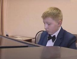 Юный брянский пианист победил на двух международных конкурсах