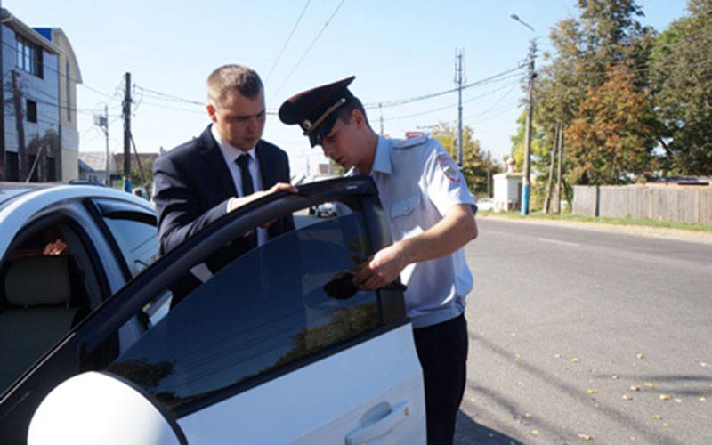 В Брянске более 100 водителей оштрафовали за злоупотребление тонировкой