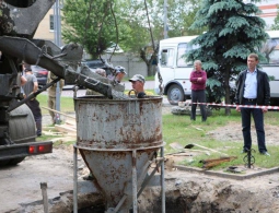 В Фокинском районе готовят фундамент под самоходку