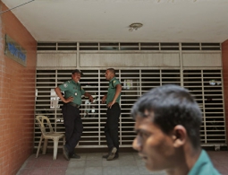 В Бангладеш задержали тысячи человек после убийства индуистских священников