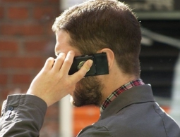 Связь между сотовыми телефонами и раком не доказана