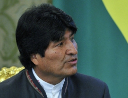 Президент Боливии покинул больницу после операции на колене