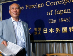 Мэр Токио выразил желание подать в отставку из-за финансового скандала