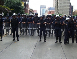 В Венесуэле в ходе протестов против дефицита товаров убиты два человека