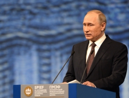 Путин назвал Трампа ярким человеком
