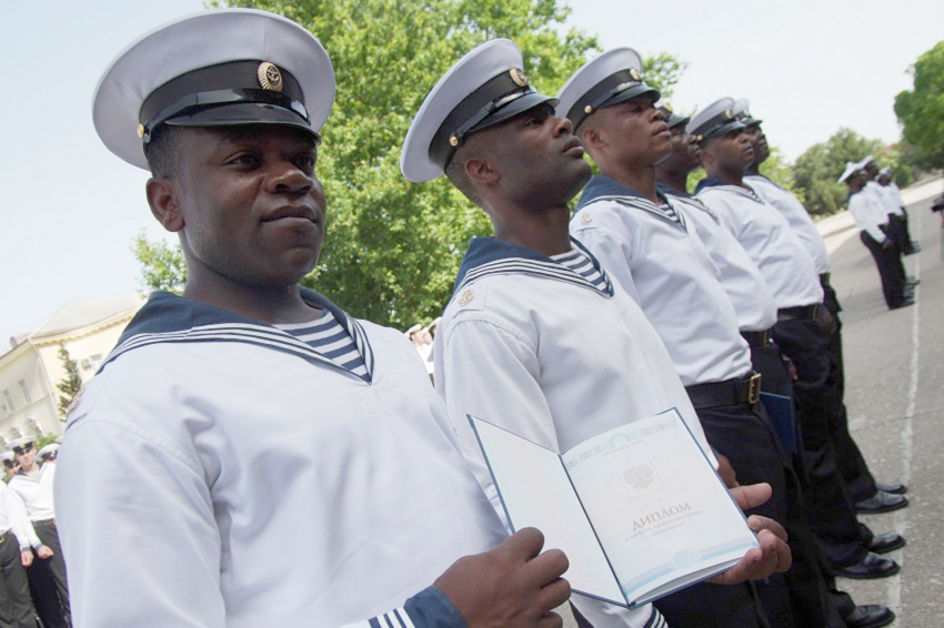Севастопольское училище впервые выпустило офицеров для Гвинеи