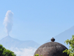 Извержение вулкана вызвало тревогу в Гватемале и Мексике